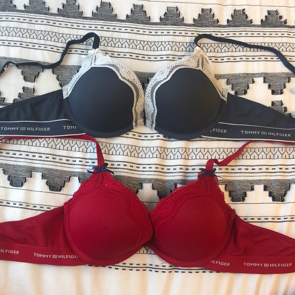 2 Tommy Hilfiger Push-up Bras (34B)